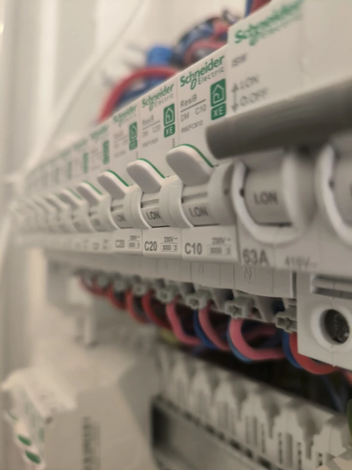 Modernisation complète d’un coffret électrique domestique à Saint Denis La réunion