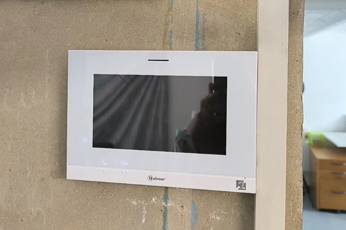 Pose d’un interphone sécurisé pour un logement résidentiel