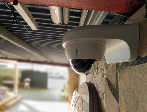 Installation de caméra de surveillance sur saint Denis 974 Réunion élctricien